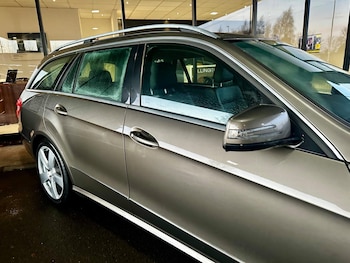 Used Mercedes-Benz E Class 2011 for sale - 76913638: Photo