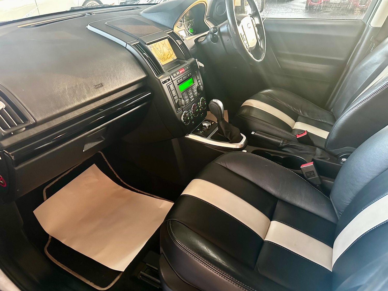 Used Land Rover Freelander 2 2011 for sale - 76913629: Photo 16