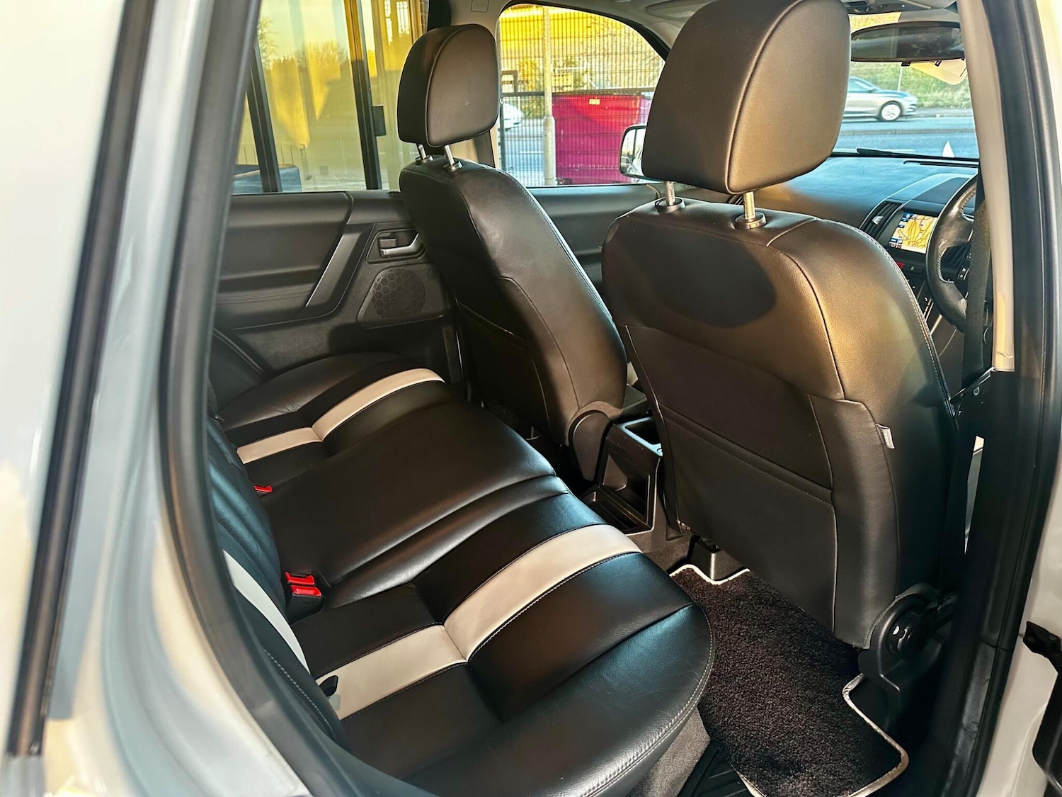 Used Land Rover Freelander 2 2011 for sale - 76913629: Photo 17