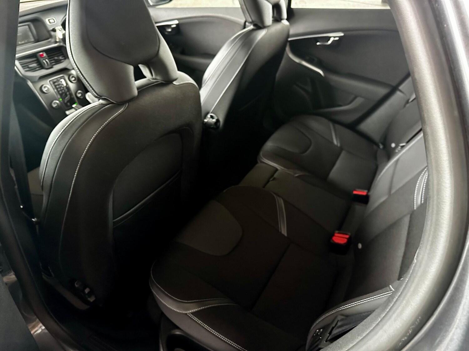 Used Volvo V40 2014 for sale - 76158830: Photo 24