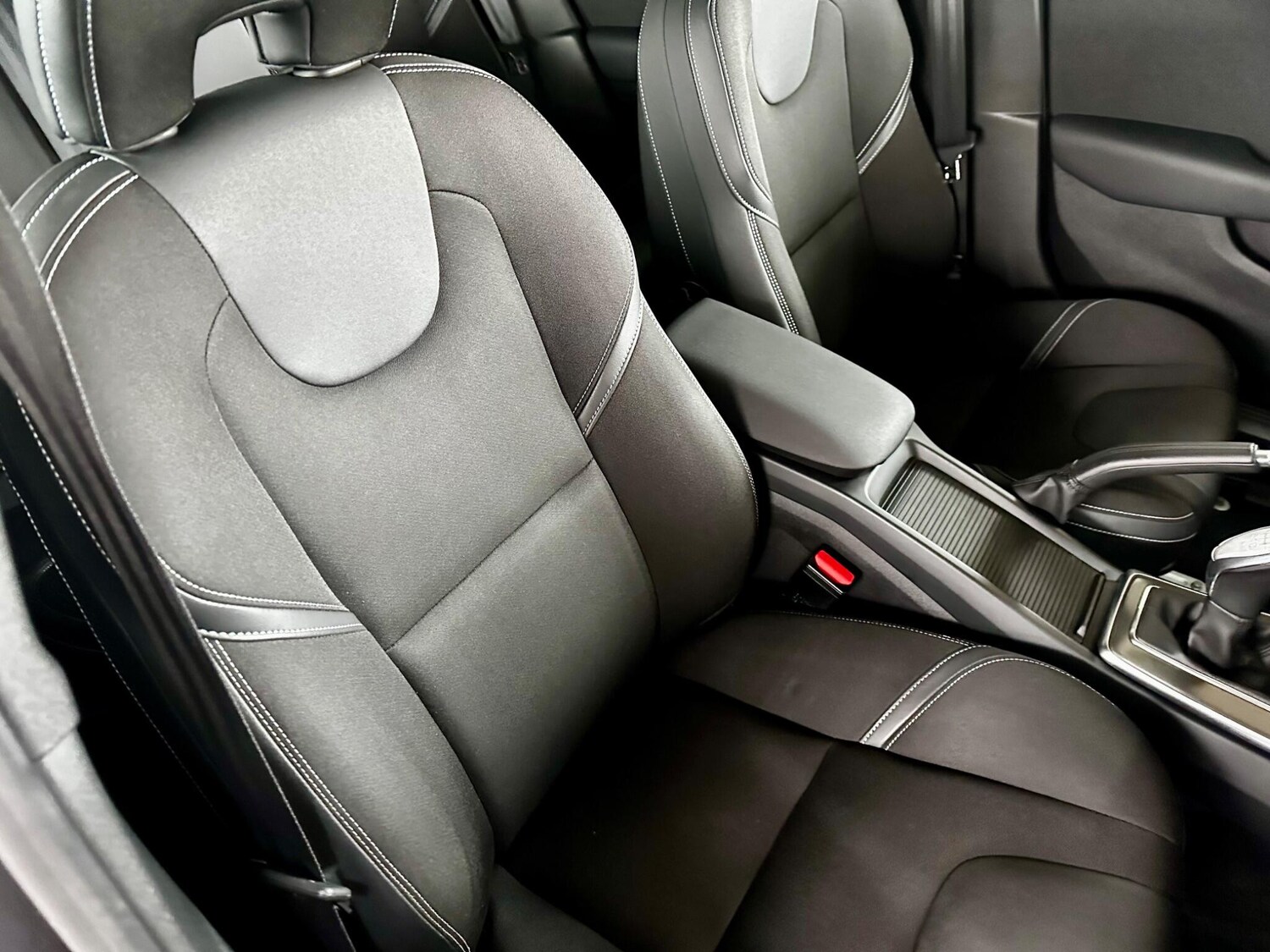 Used Volvo V40 2014 for sale - 76158830: Photo 30