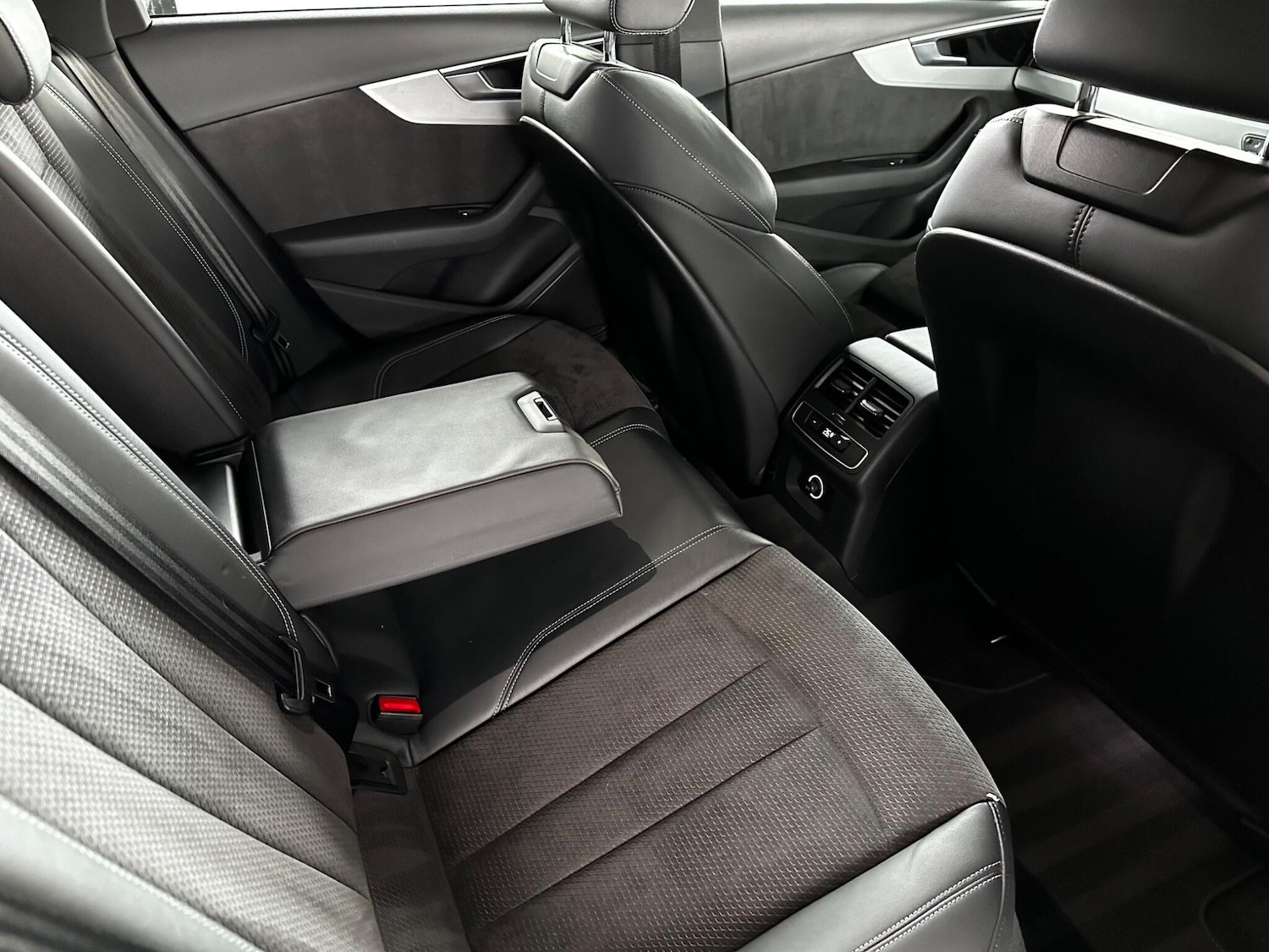 Used Audi A4 Avant 2020 for sale - 77143283: Photo 30