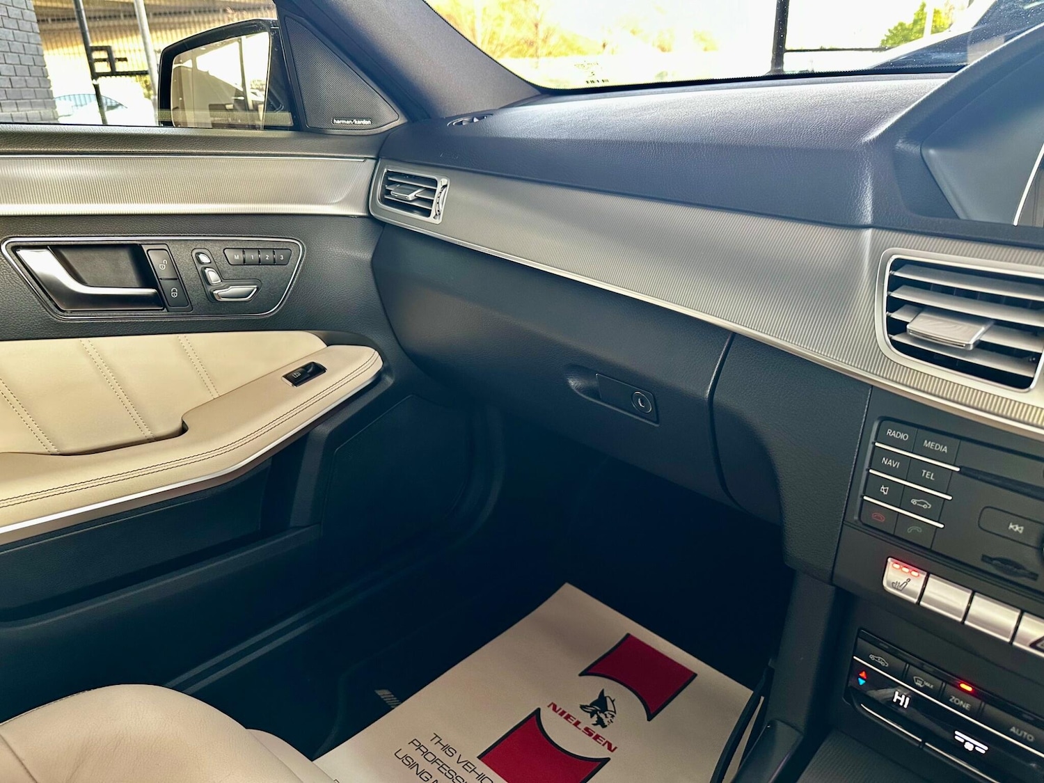 Used Mercedes-Benz E Class 2015 for sale - 76742628: Photo 30