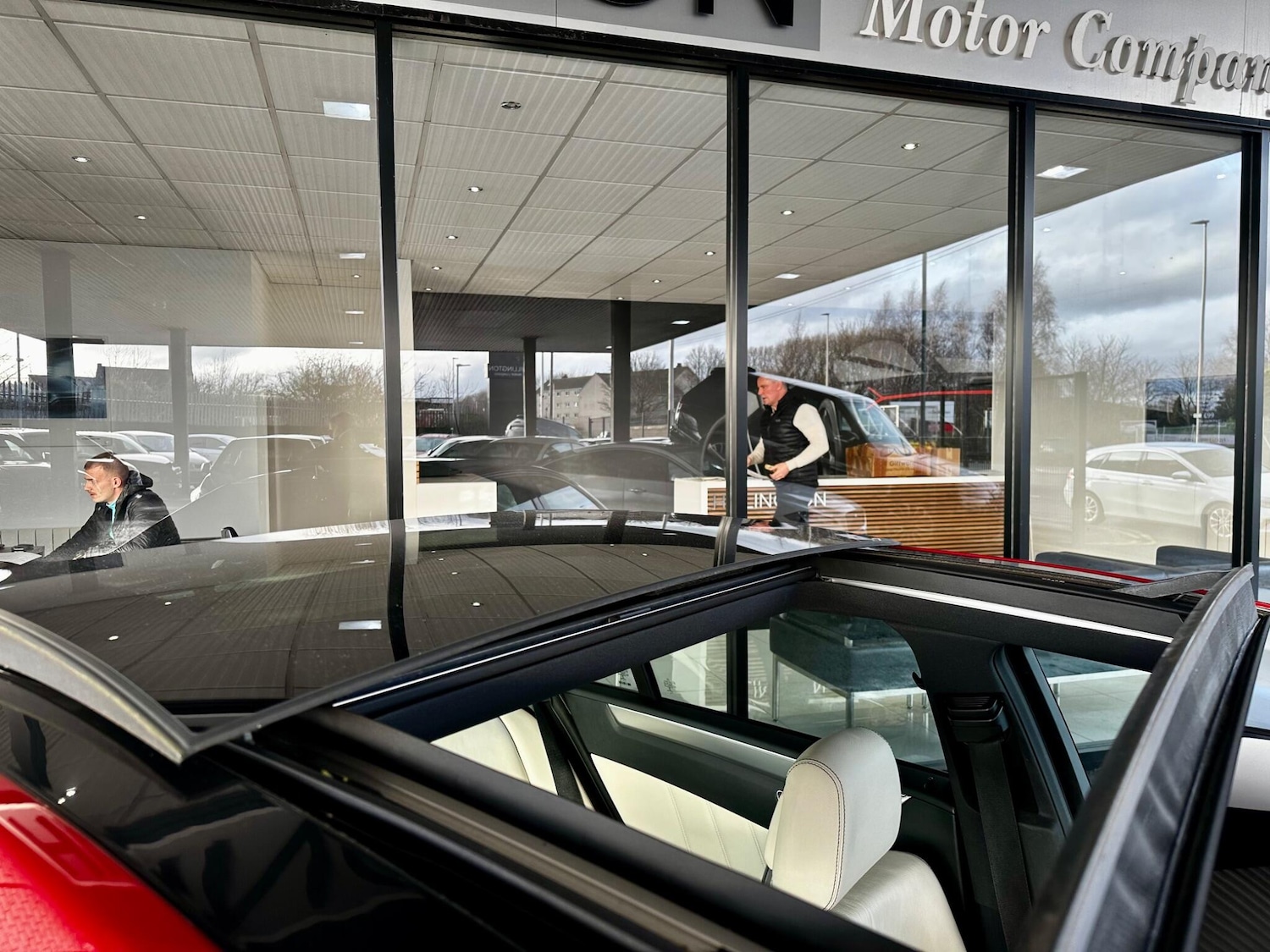 Used Mercedes-Benz E Class 2015 for sale - 76742628: Photo 34