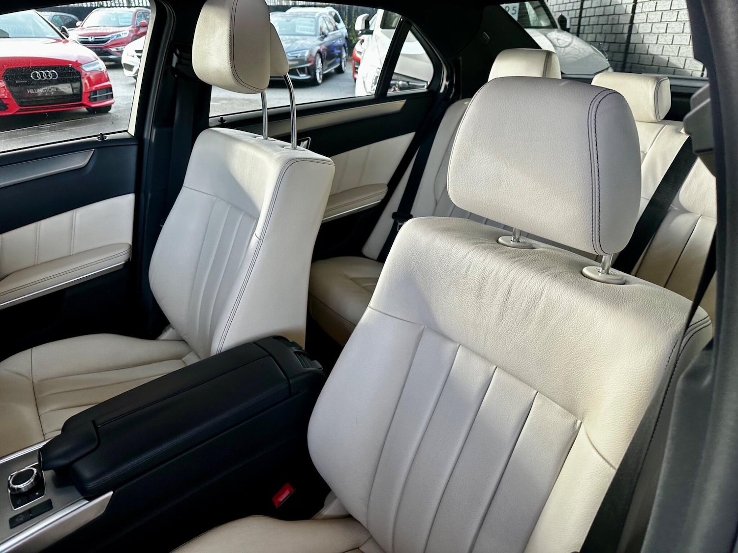 Used Mercedes-Benz E Class 2015 for sale - 76742628: Photo 42