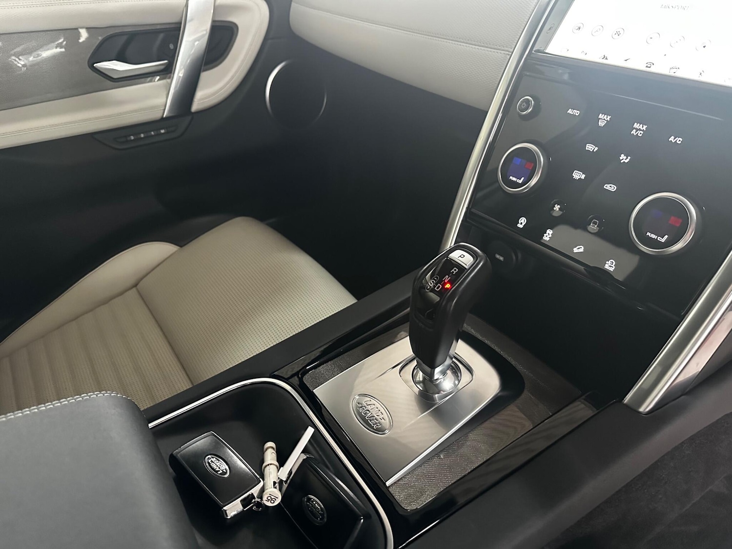 Used Land Rover Discovery Sport 2019 for sale - 76995270: Photo 16