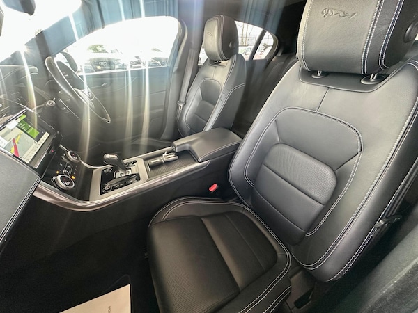 Used Jaguar XE 2020 for sale - 74294453: Photo 26