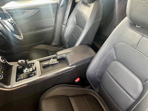 Used Jaguar XE 2020 for sale - 74294453: Photo 28