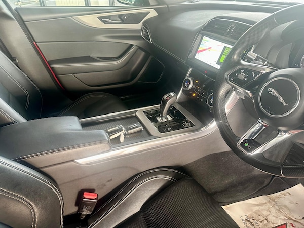 Used Jaguar XE 2020 for sale - 74294453: Photo 41