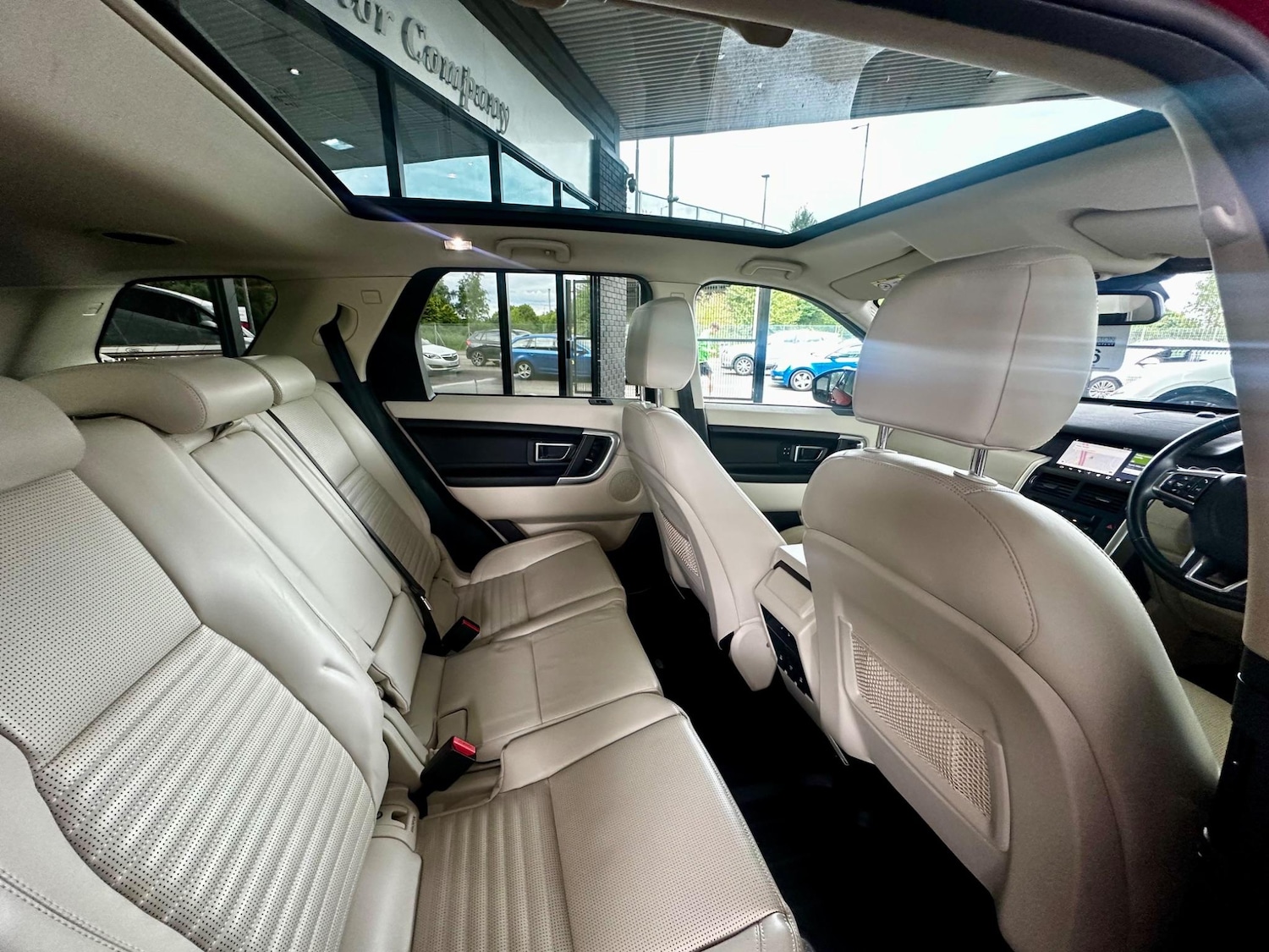 Used Land Rover Discovery Sport for sale - 76994983: Photo 32