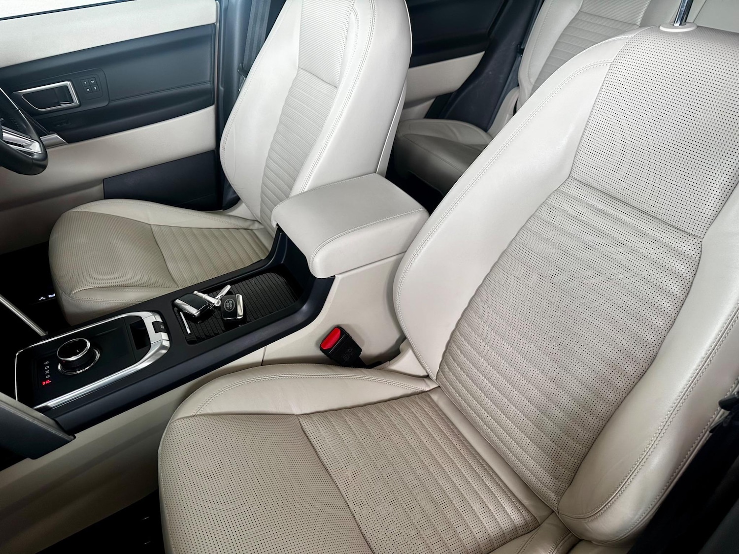 Used Land Rover Discovery Sport for sale - 76994983: Photo 37