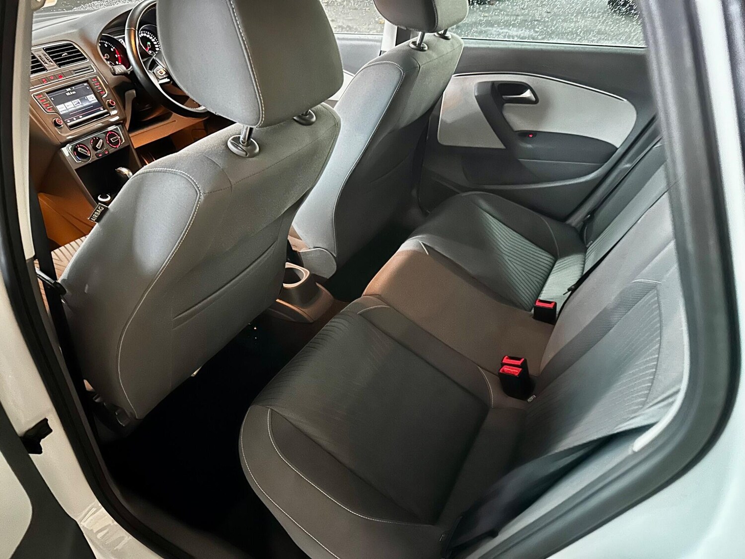 Used Volkswagen Polo 2015 for sale - 76562130: Photo 24