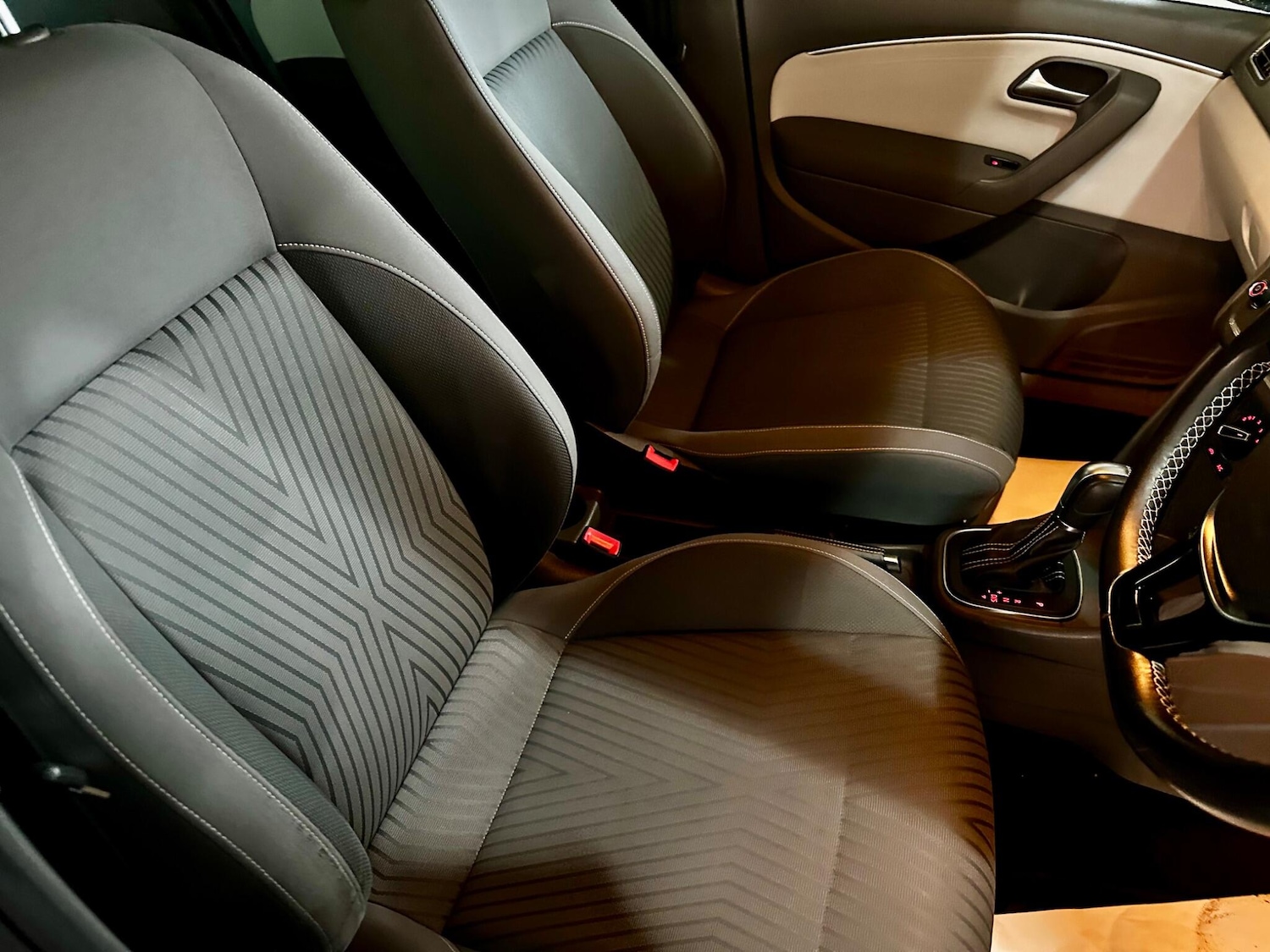 Used Volkswagen Polo 2015 for sale - 76562130: Photo 30