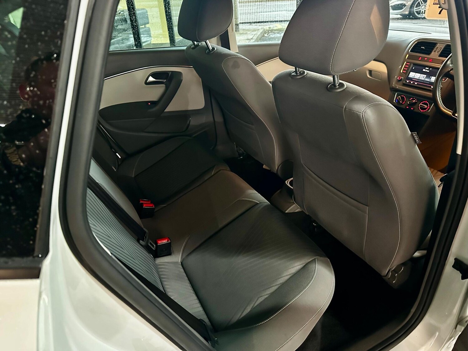 Used Volkswagen Polo 2015 for sale - 76562130: Photo 32