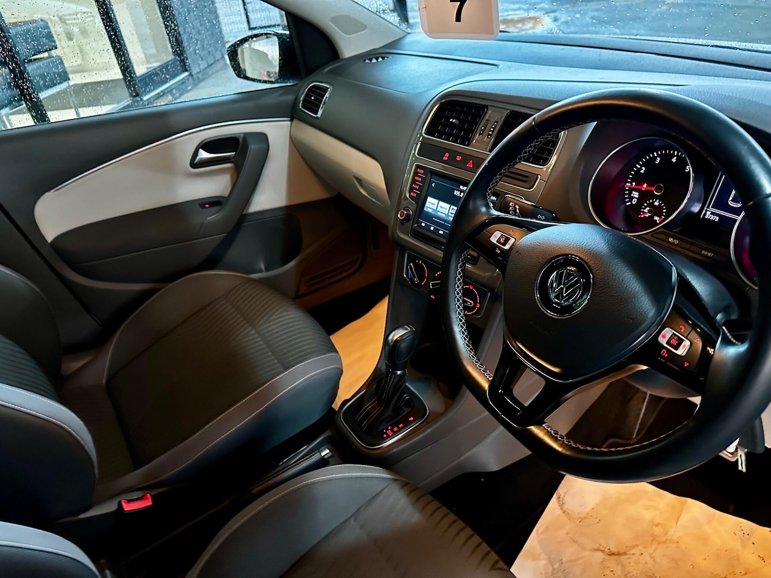 Used Volkswagen Polo 2015 for sale - 76562130: Photo 34