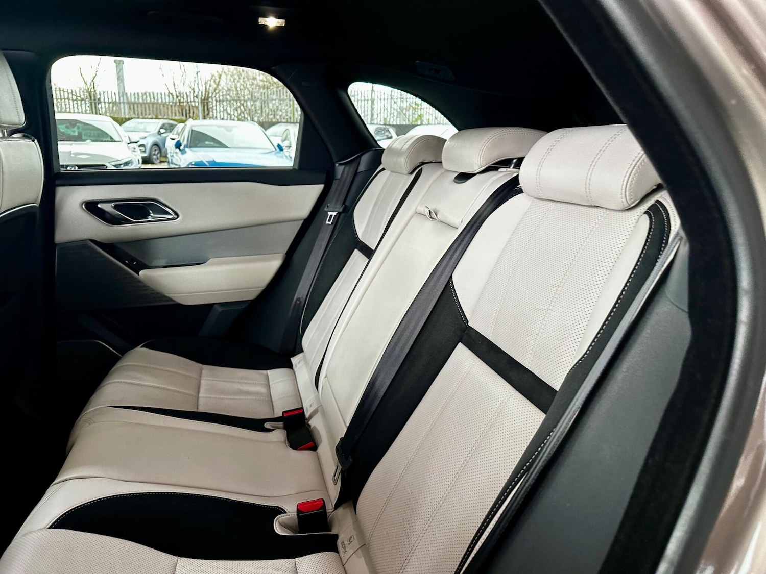 Used Land Rover Range Rover Velar 2018 for sale - 77411284: Photo 41