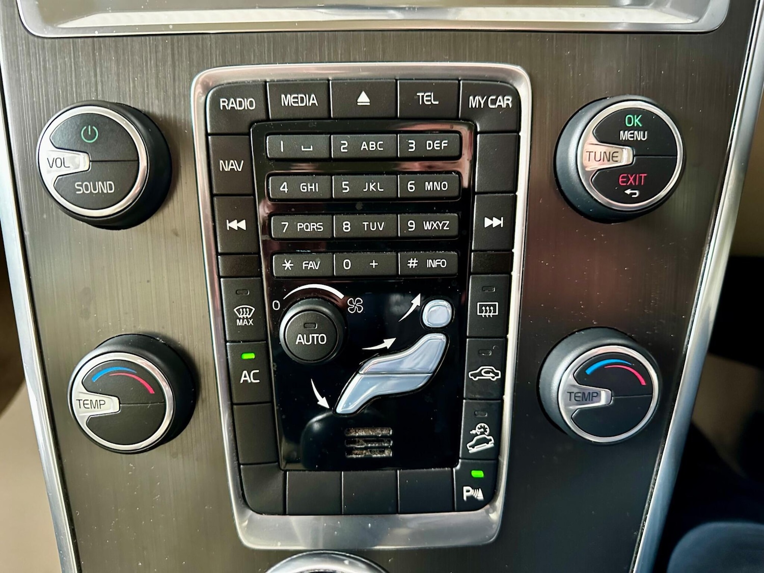 Used Volvo XC60 2013 for sale - 76071930: Photo 15