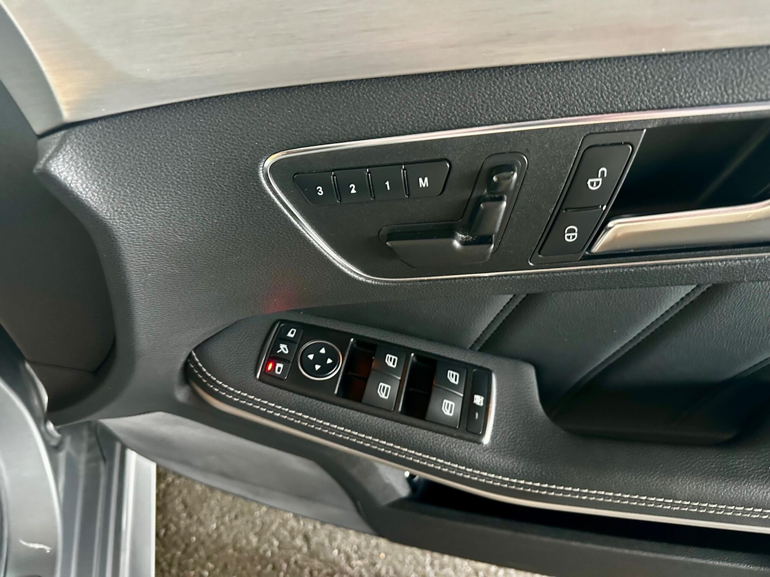 Used Mercedes-Benz E Class 2012 for sale - 77454758: Photo 36