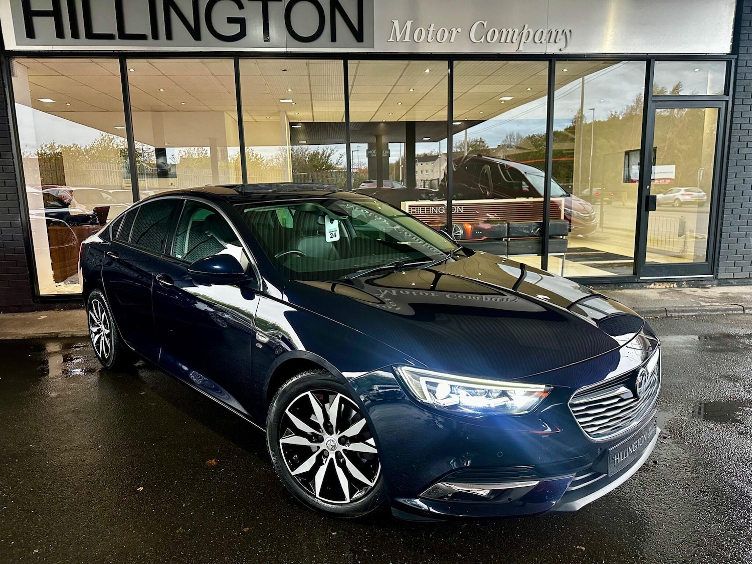 Used Vauxhall Insignia 2017 for sale - 76989589: Photo 2