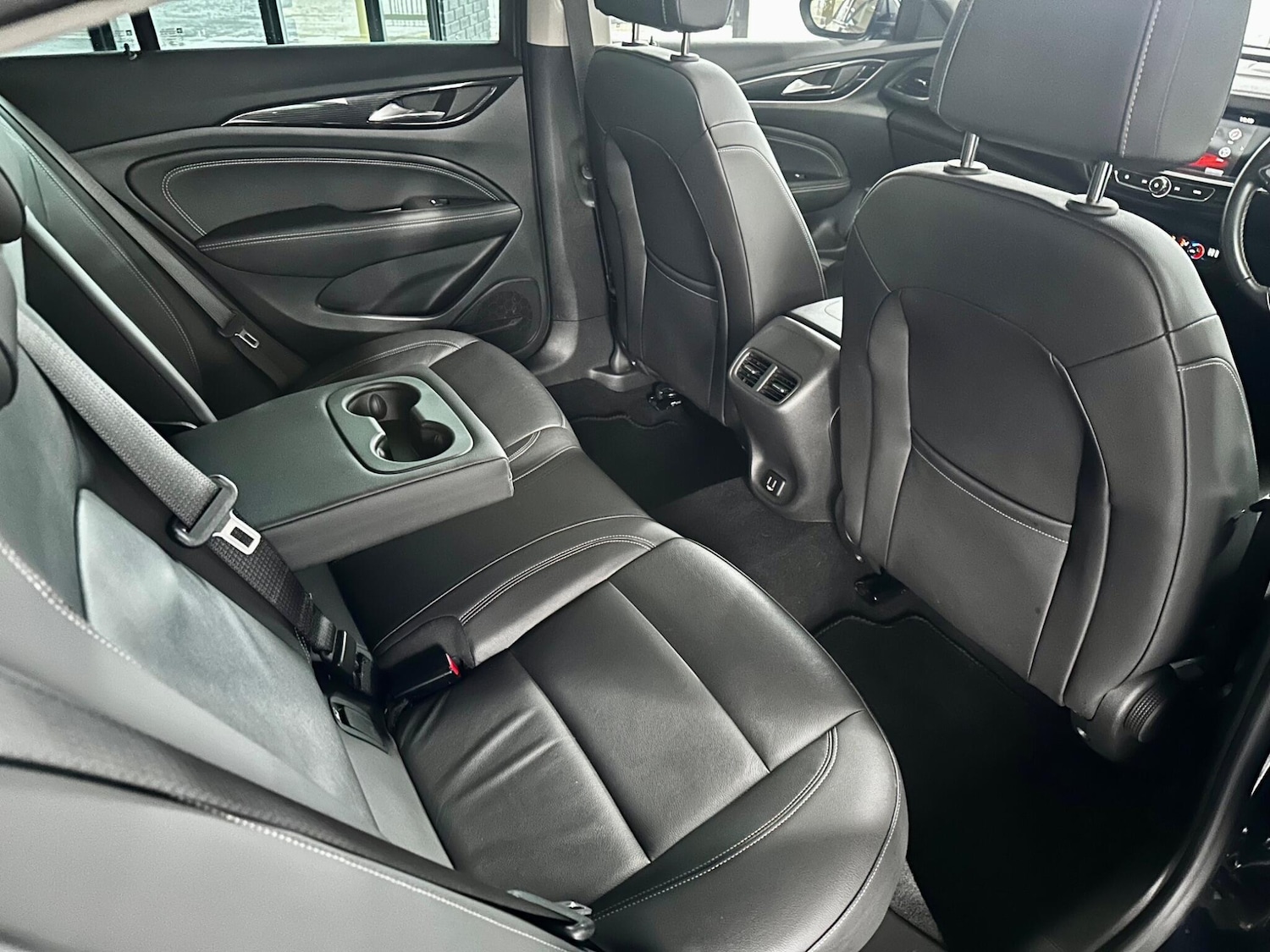 Used Vauxhall Insignia 2017 for sale - 76989589: Photo 33