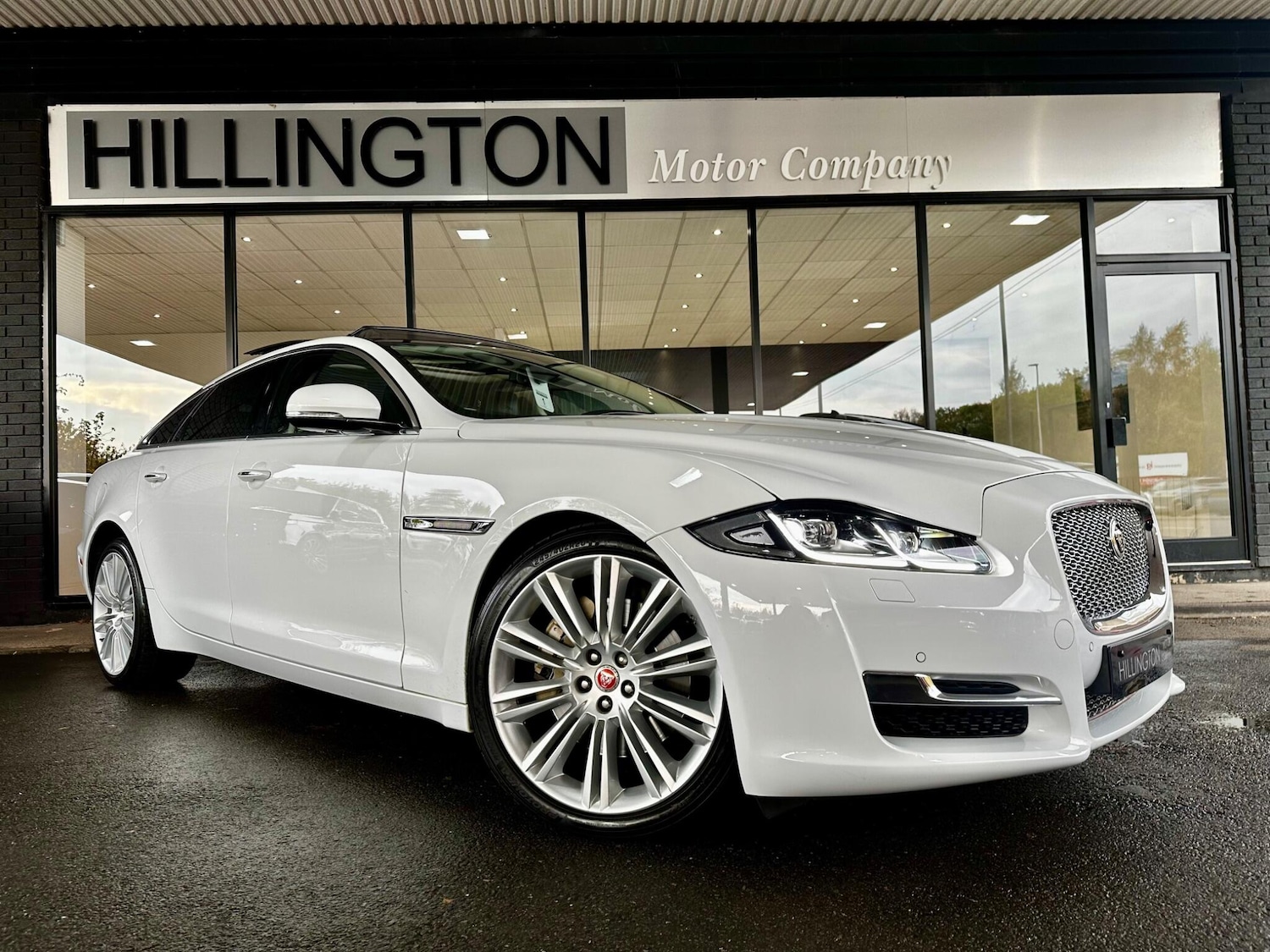 Used Jaguar XJ 2016 for sale - 76314672: Photo 2