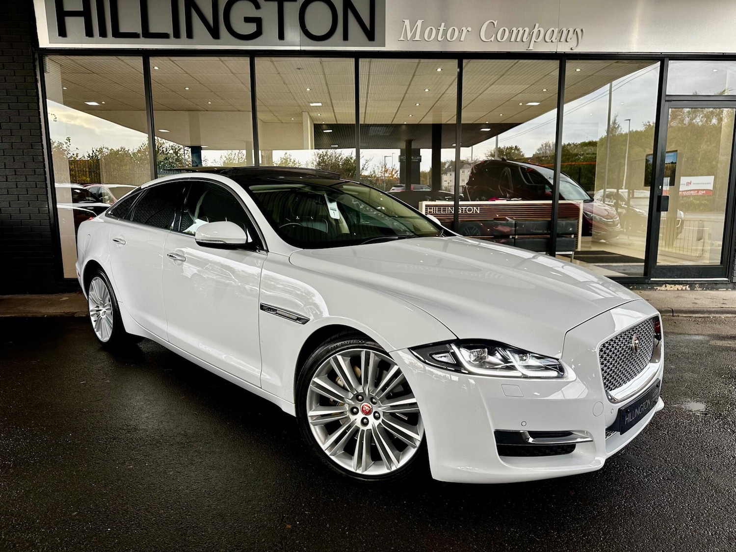 Used Jaguar XJ 2016 for sale - 76314672: Photo 4