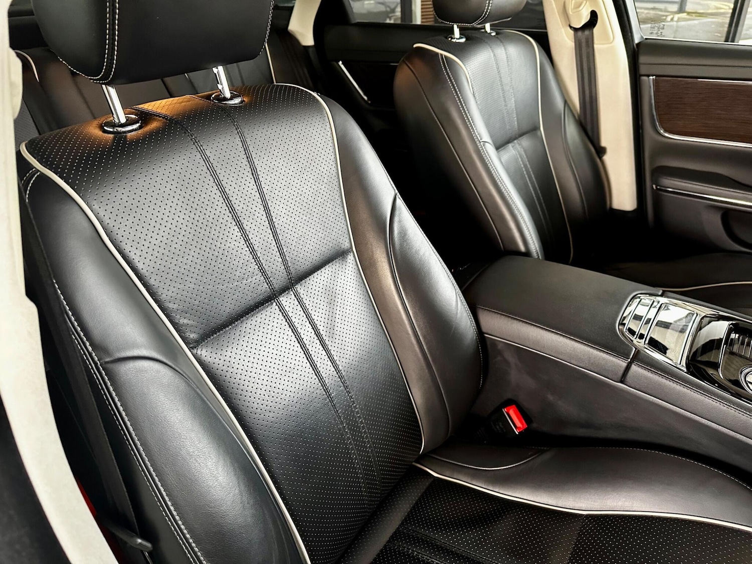 Used Jaguar XJ 2016 for sale - 76314672: Photo 42