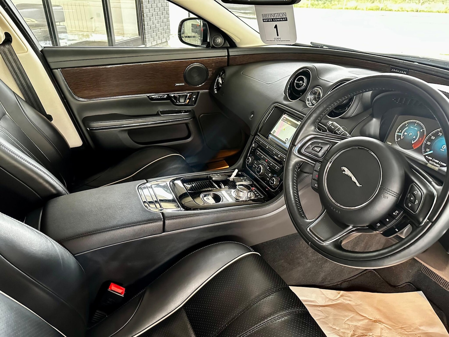 Used Jaguar XJ 2016 for sale - 76314672: Photo 43