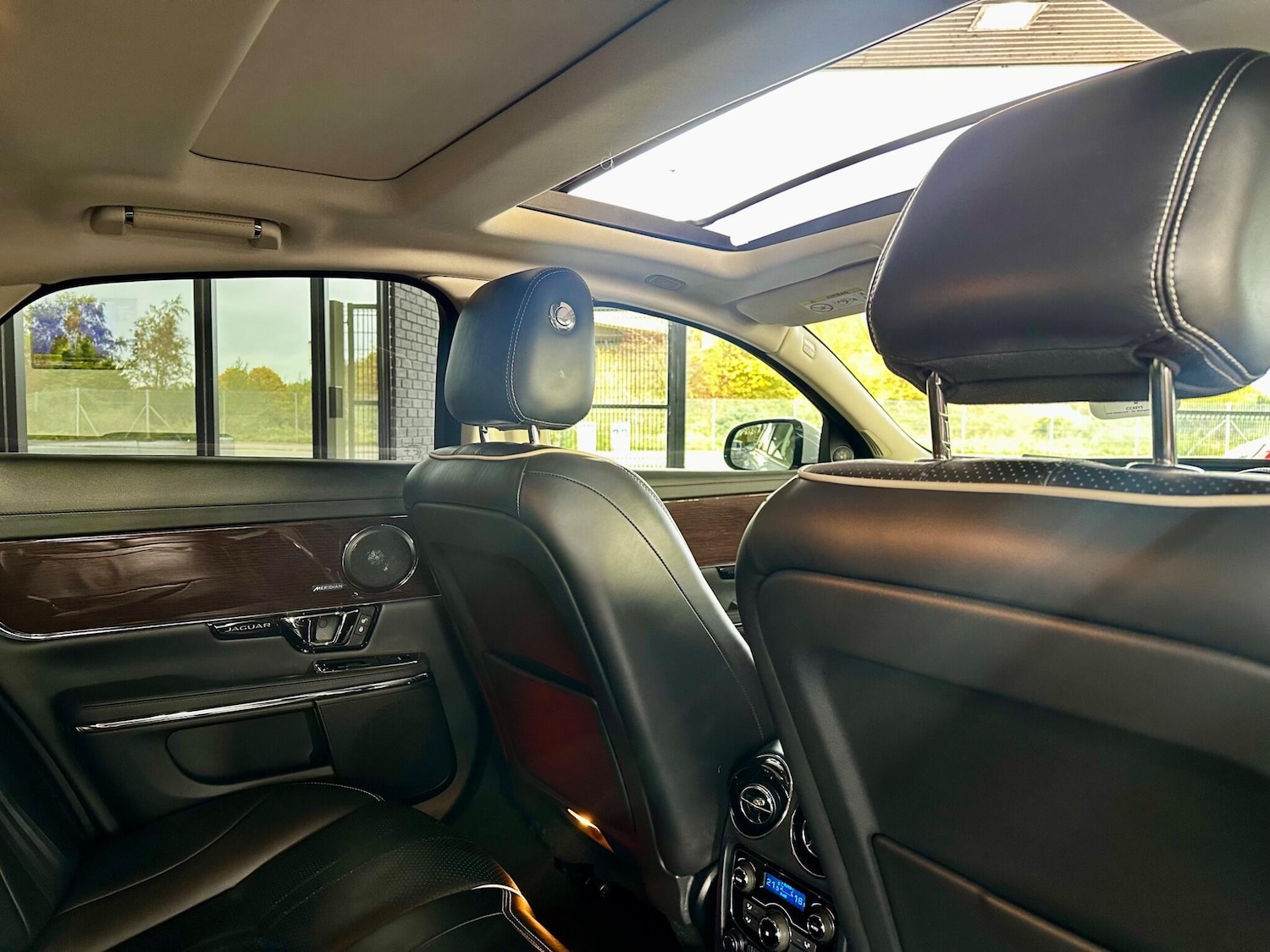 Used Jaguar XJ 2016 for sale - 76314672: Photo 50