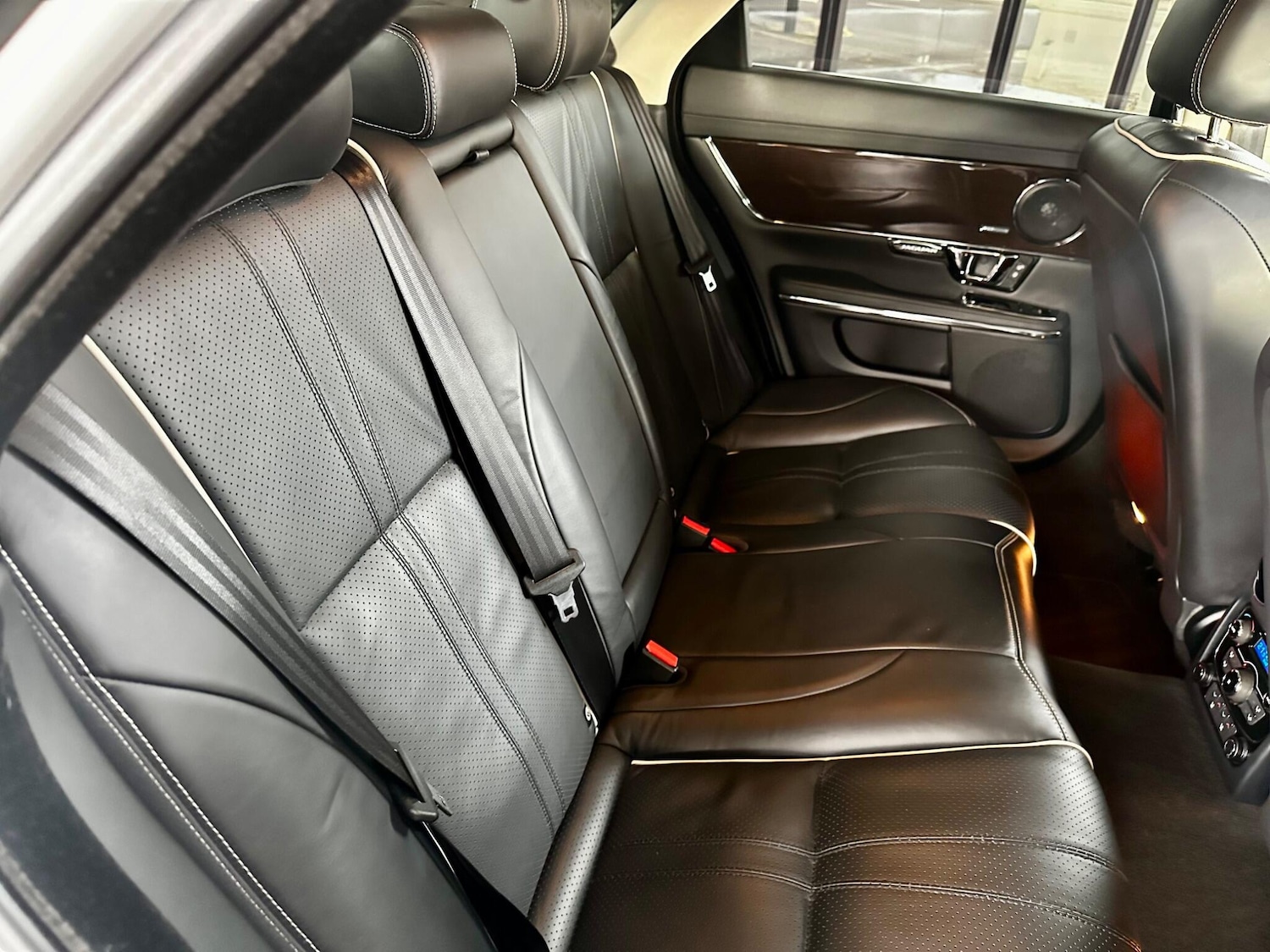 Used Jaguar XJ 2016 for sale - 76314672: Photo 51