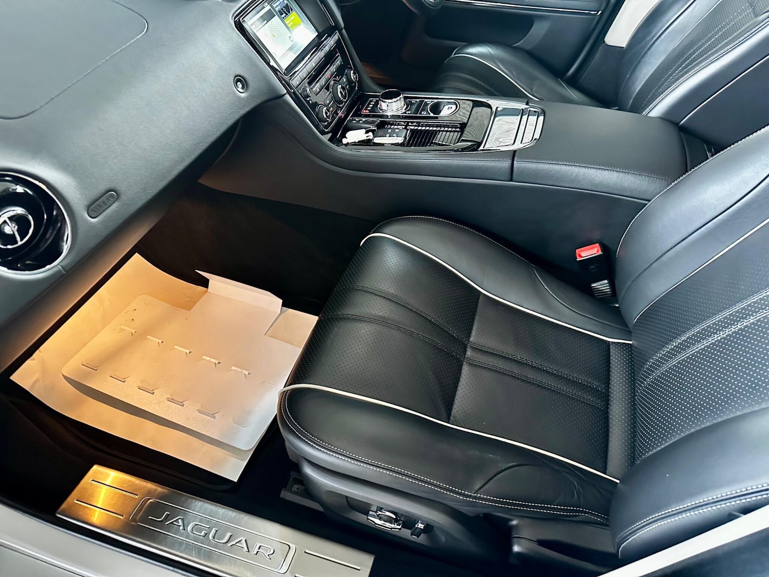 Used Jaguar XJ 2016 for sale - 76314672: Photo 57