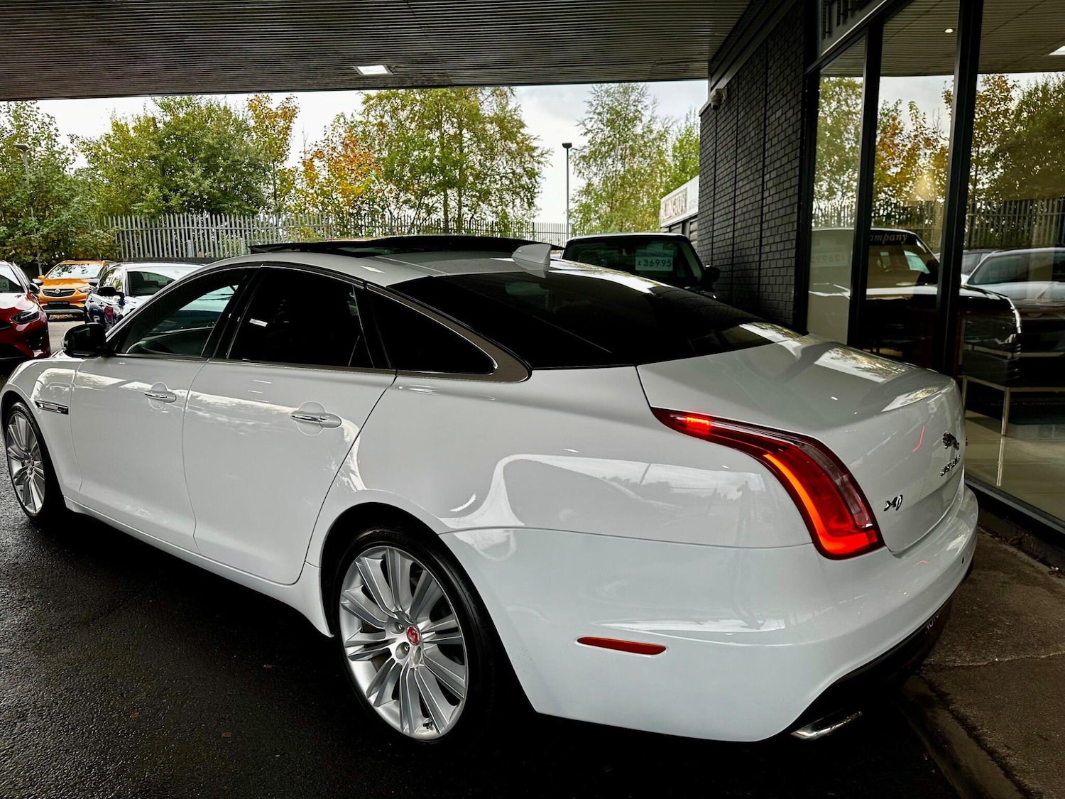 Used Jaguar XJ 2016 for sale - 76314672: Photo 9