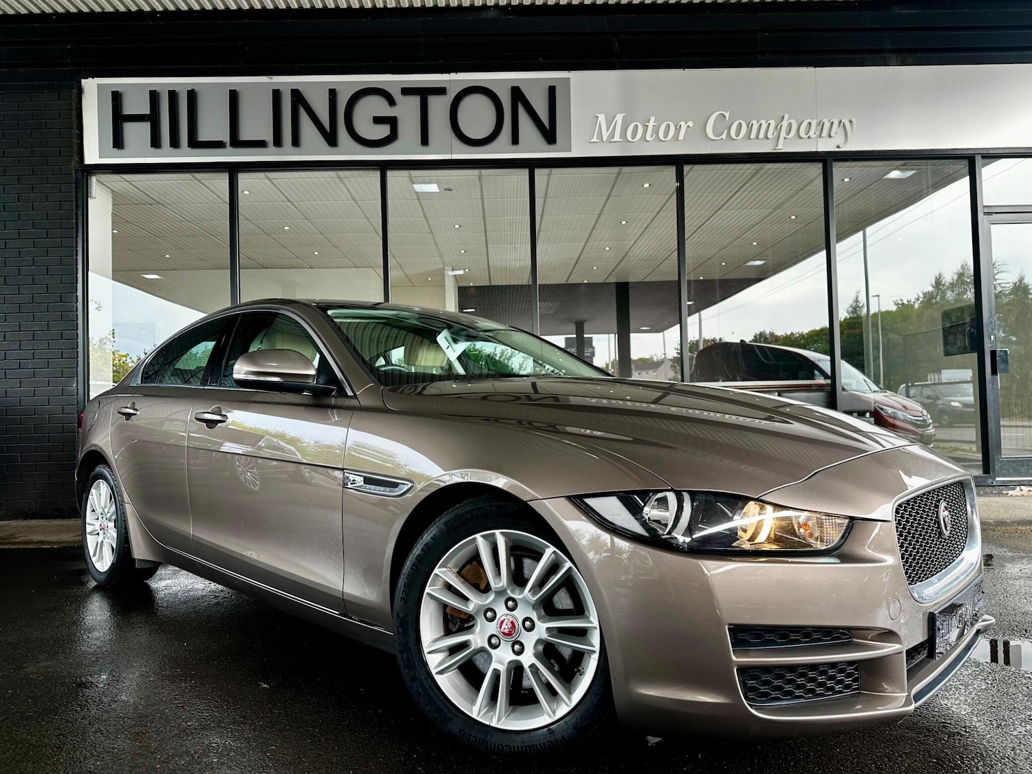 Used Jaguar XE 2015 for sale - 76137689: Photo 1