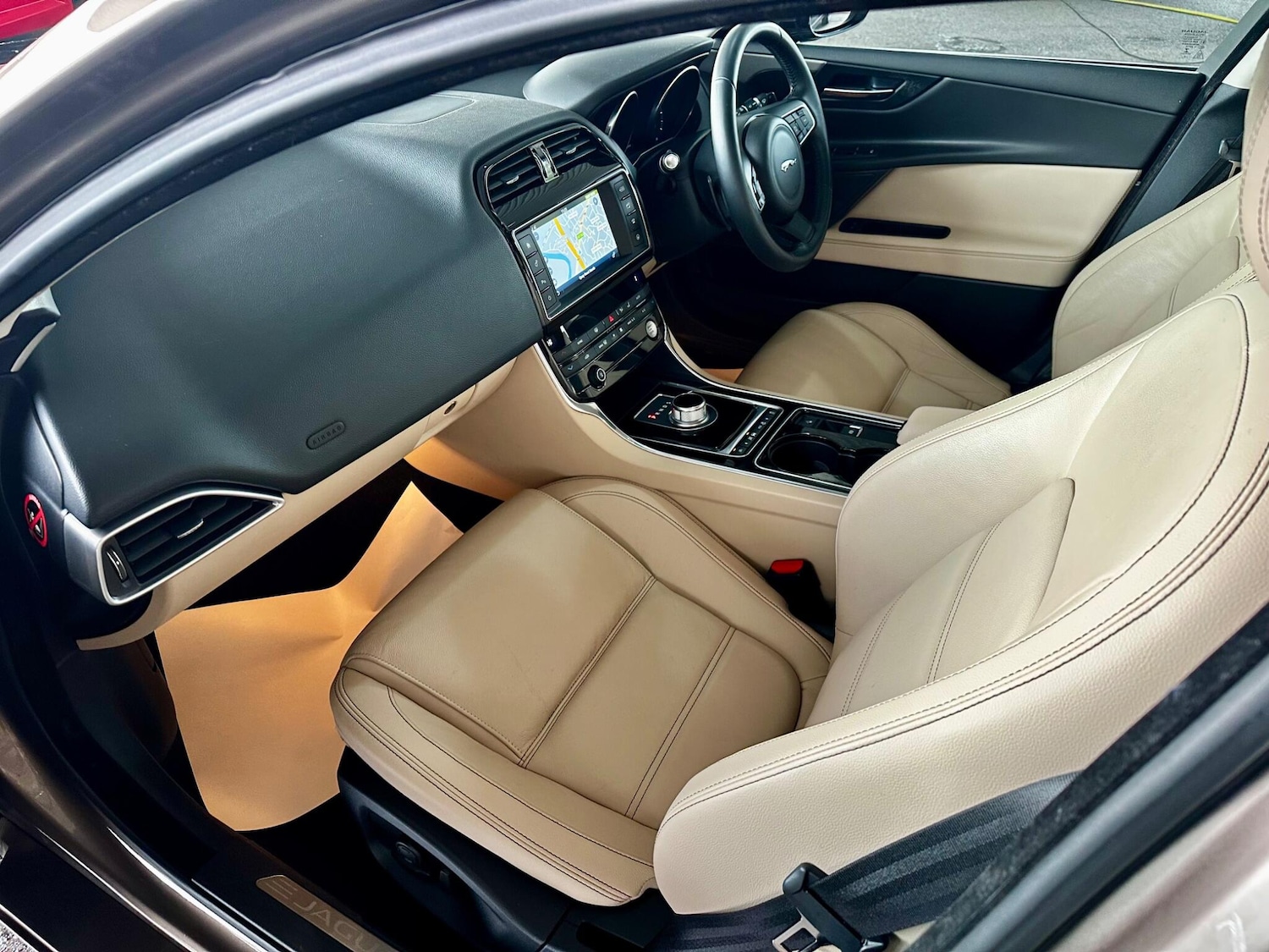 Used Jaguar XE 2015 for sale - 76137689: Photo 12