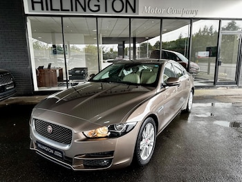 Used Jaguar XE 2015 for sale - 76137689: Photo