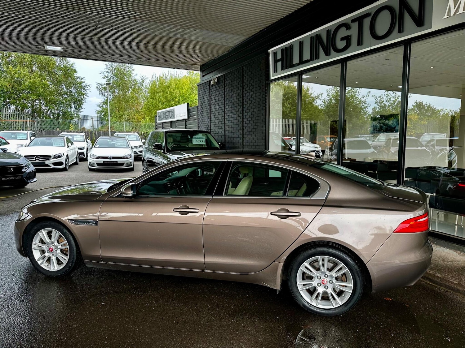 Used Jaguar XE 2015 for sale - 76137689: Photo 6