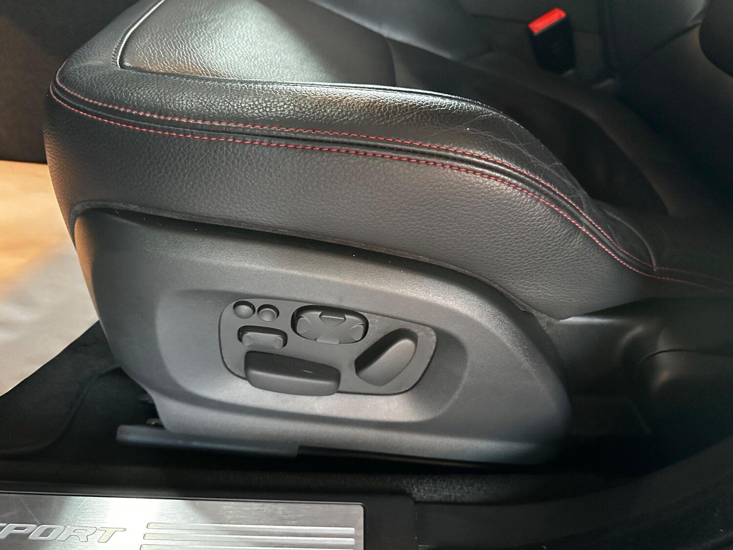 Used Jaguar XF 2015 for sale - 76633512: Photo 28