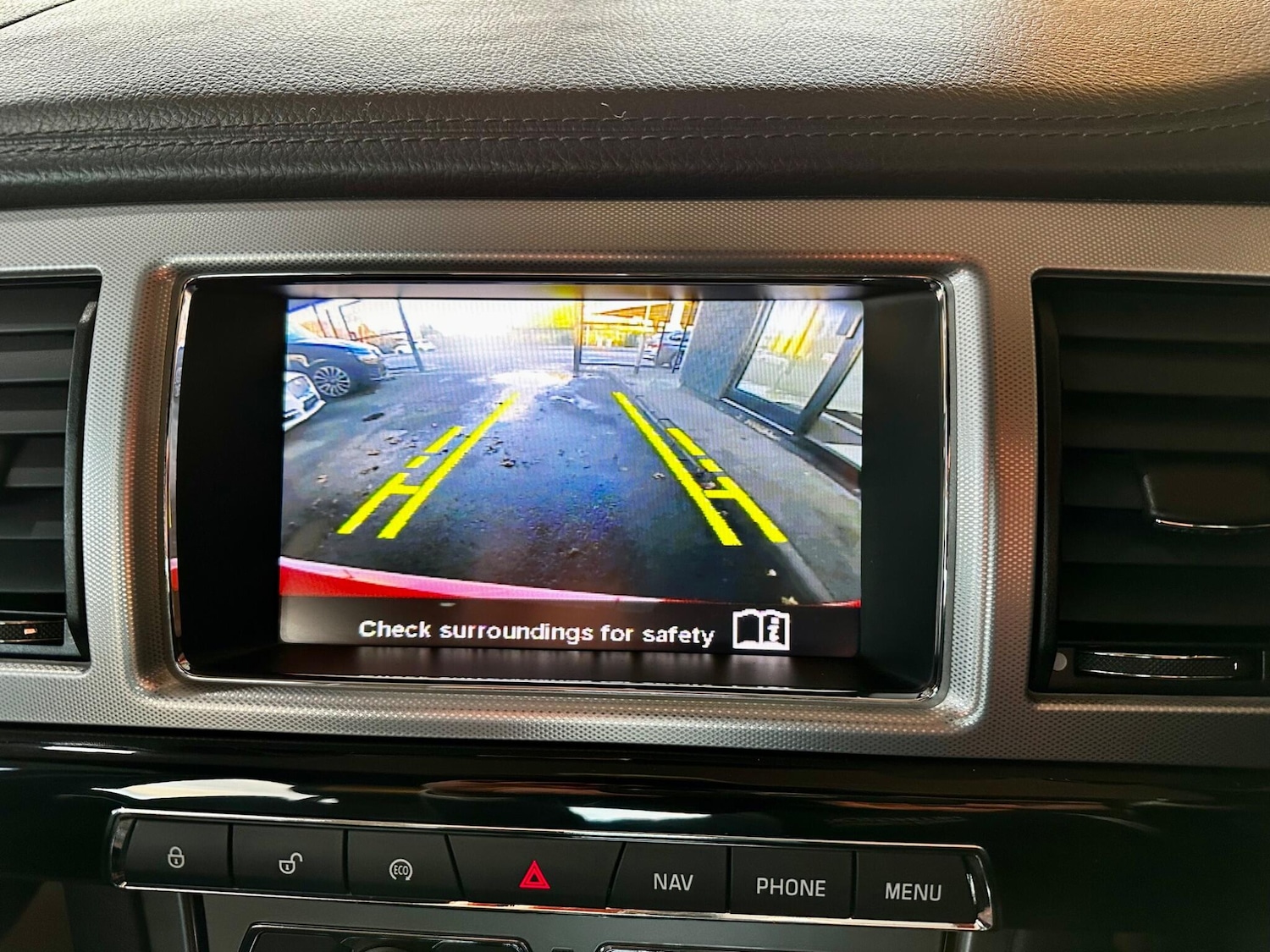 Used Jaguar XF 2015 for sale - 76633512: Photo 30