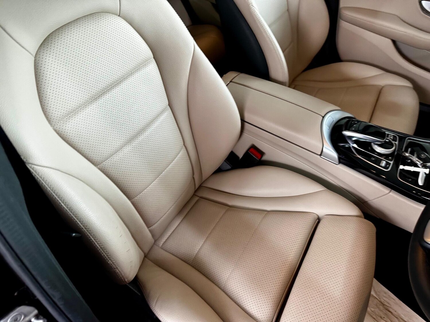 Used Mercedes-Benz C Class 2015 for sale - 75781498: Photo 27