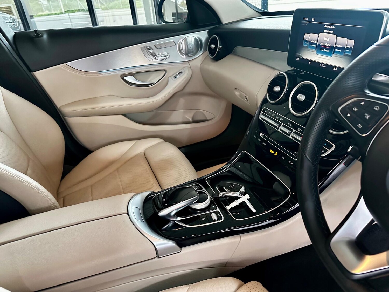 Used Mercedes-Benz C Class 2015 for sale - 75781498: Photo 32