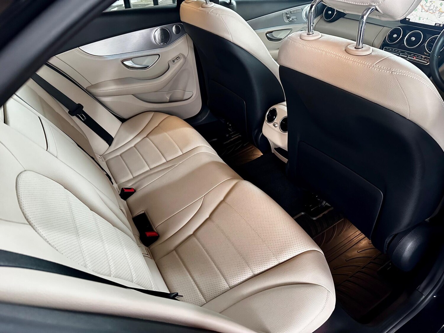 Used Mercedes-Benz C Class 2015 for sale - 75781498: Photo 39