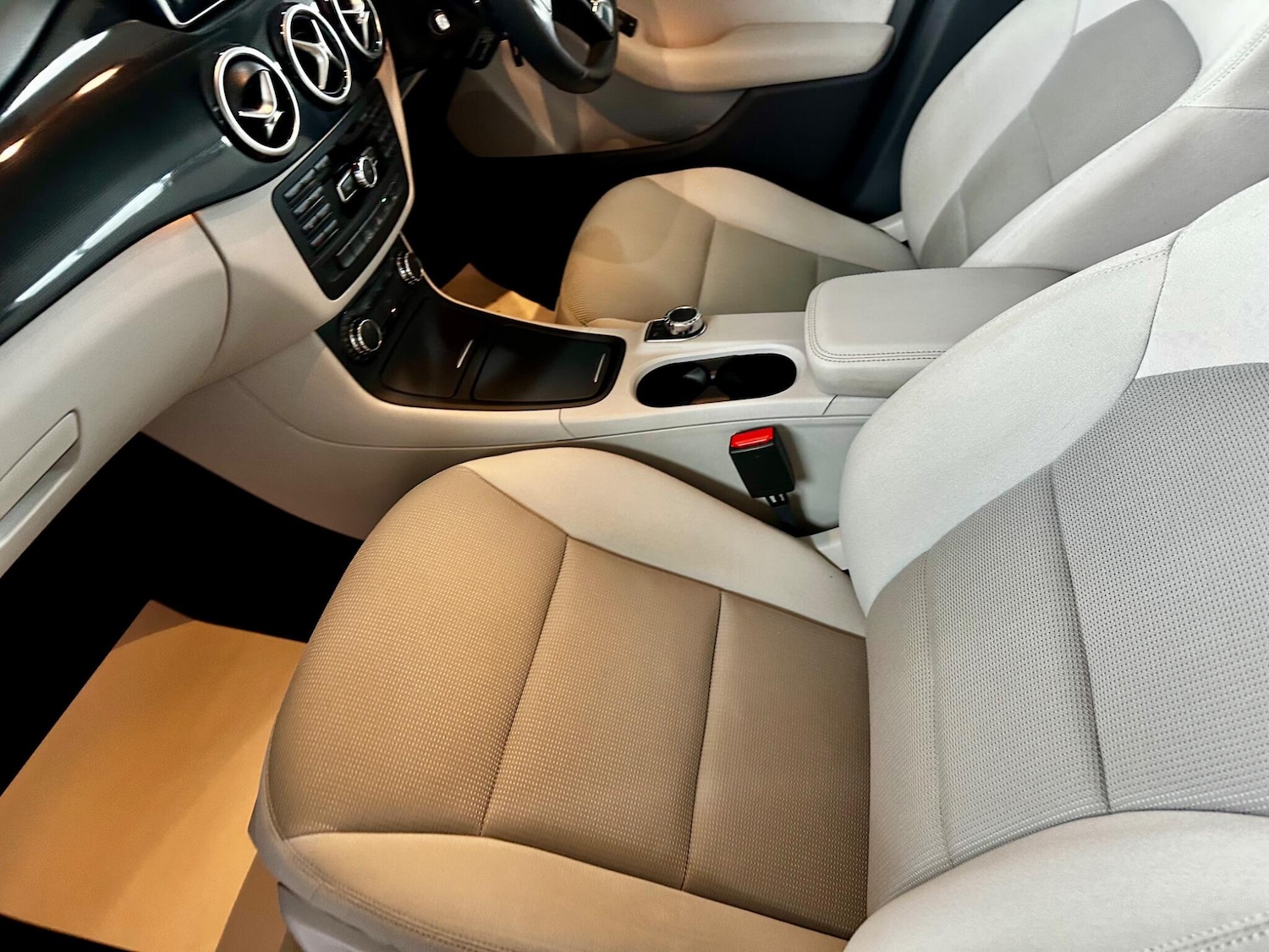 Used Mercedes-Benz B Class 2014 for sale - 77468372: Photo 44