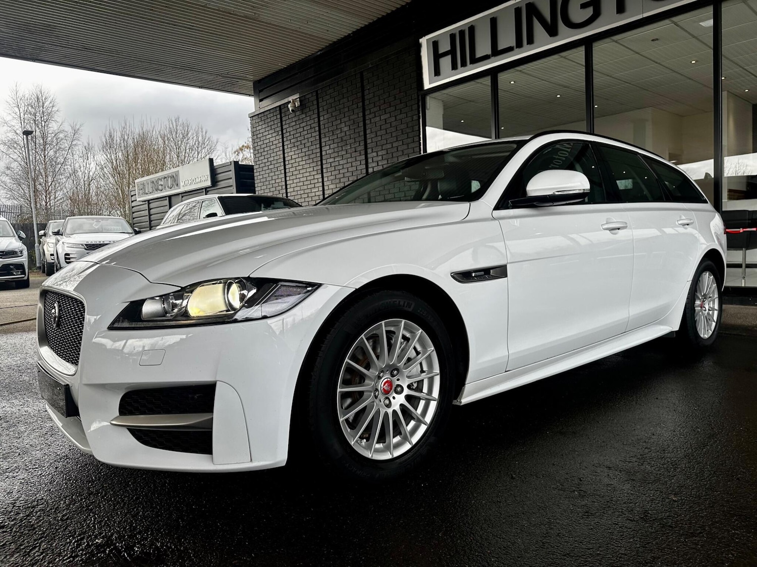 Used Jaguar XF 2017 for sale - 77637592: Photo 2