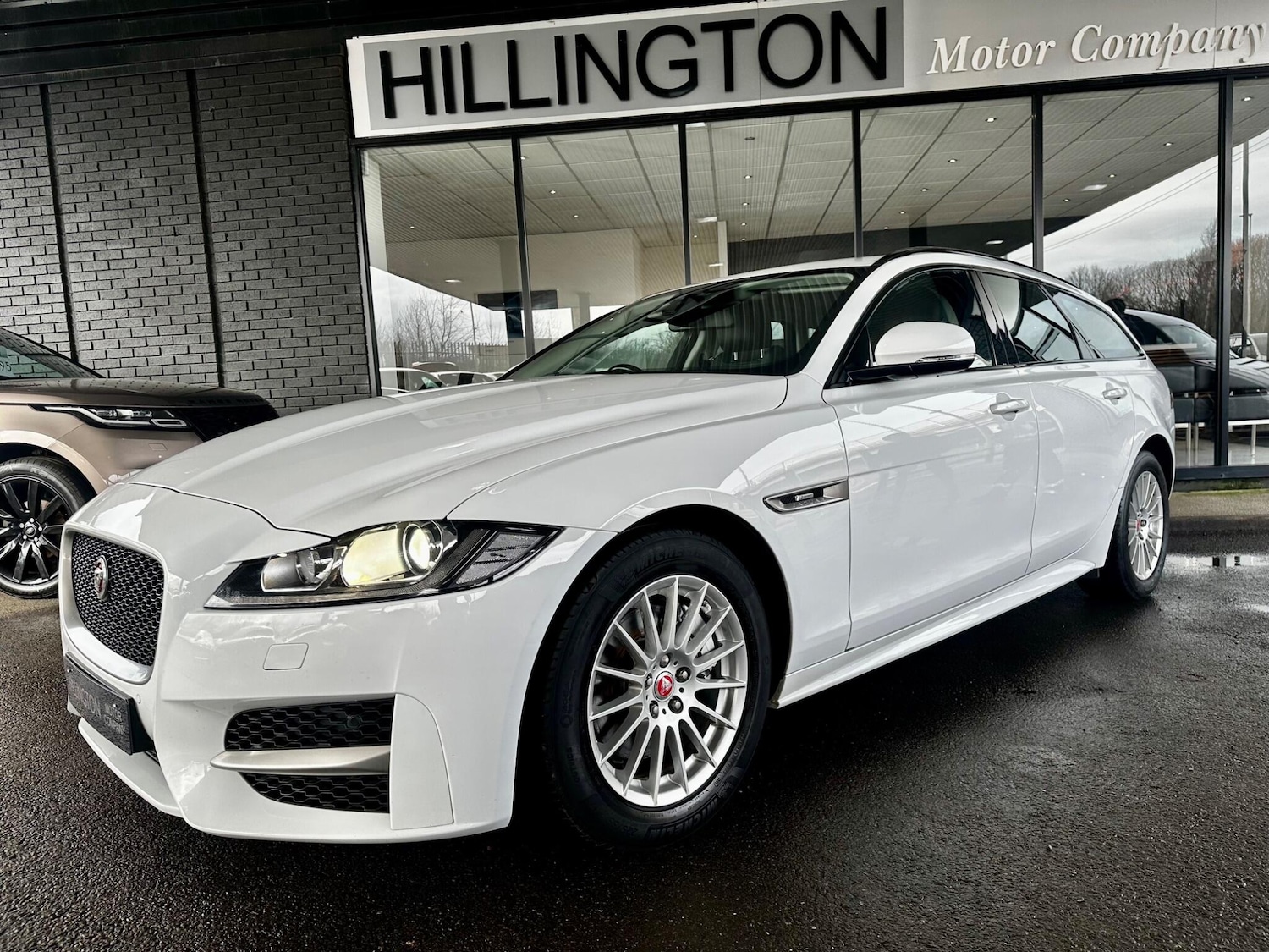 Used Jaguar XF 2017 for sale - 77637592: Photo 4