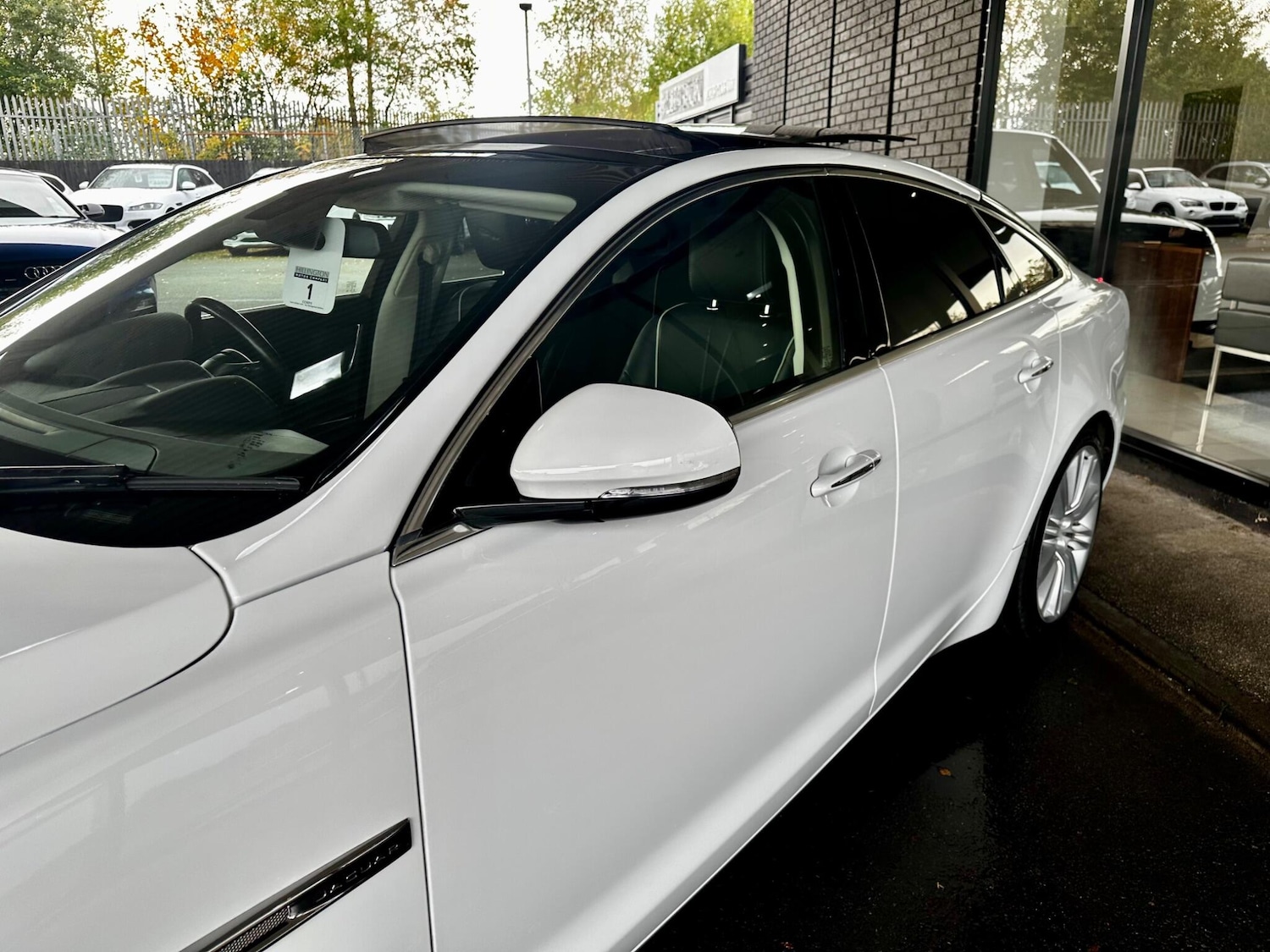 Used Jaguar XJ 2016 for sale - 76995263: Photo 10