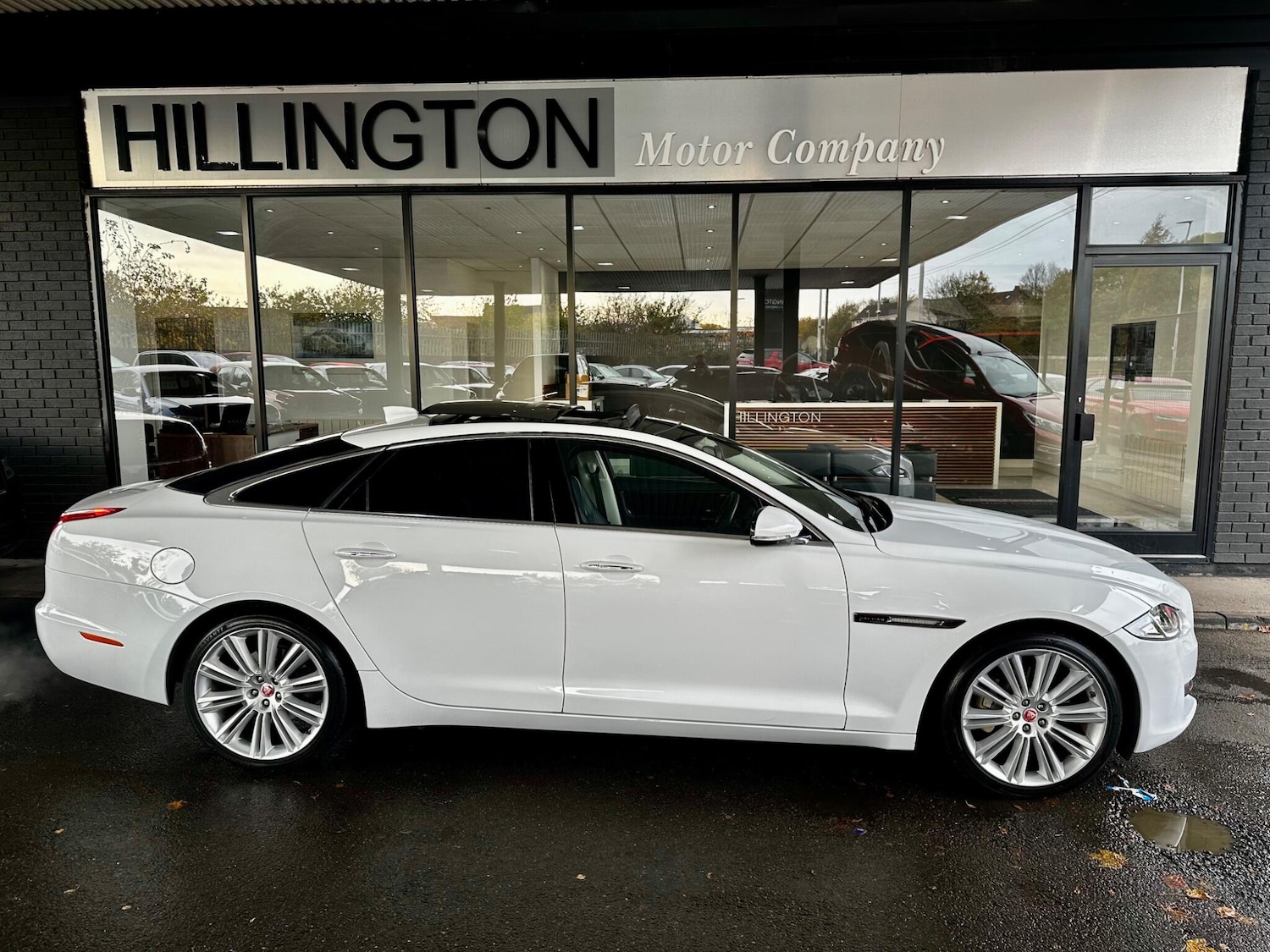 Used Jaguar XJ 2016 for sale - 76995263: Photo 28