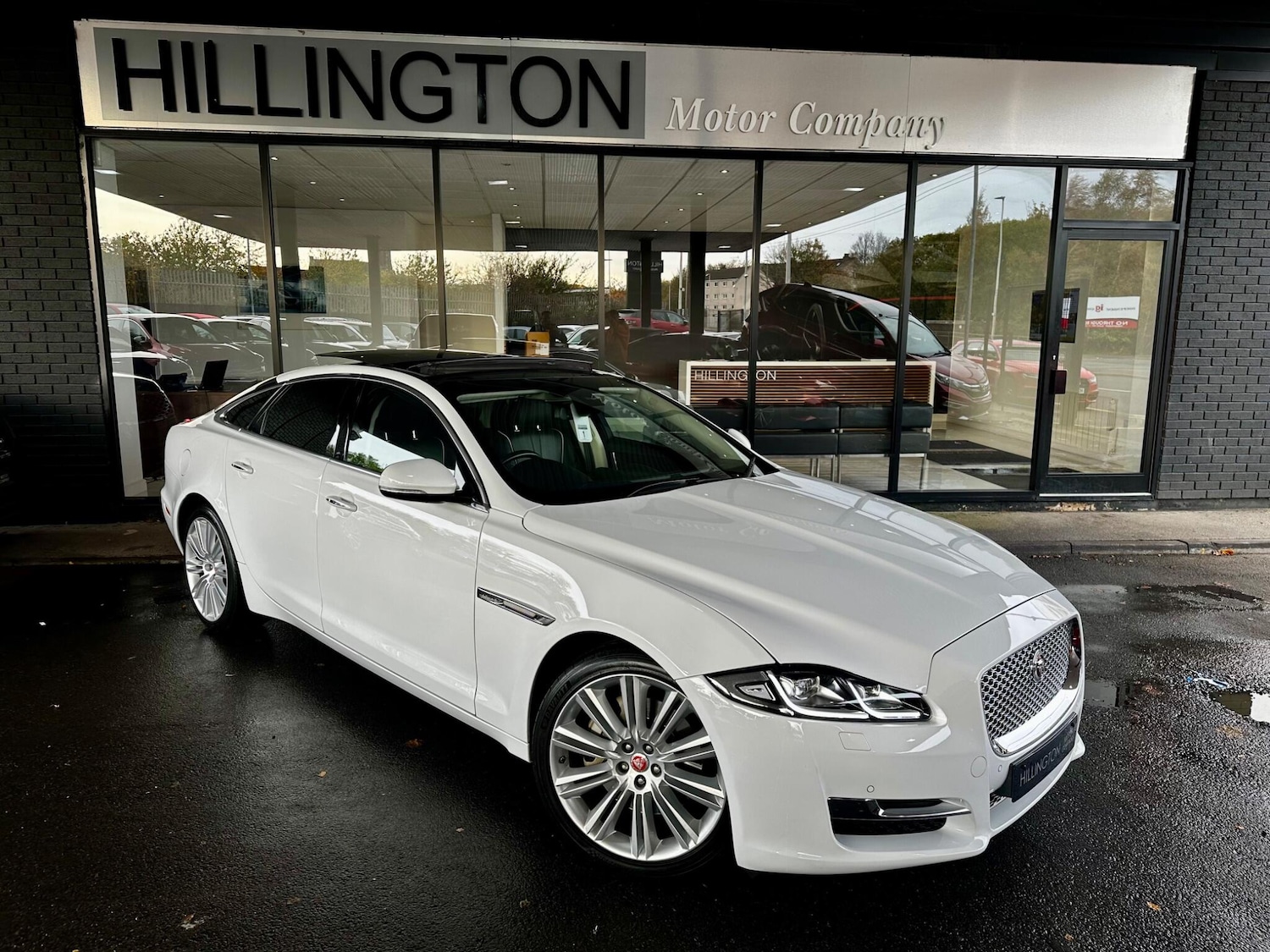 Used Jaguar XJ 2016 for sale - 76995263: Photo 3