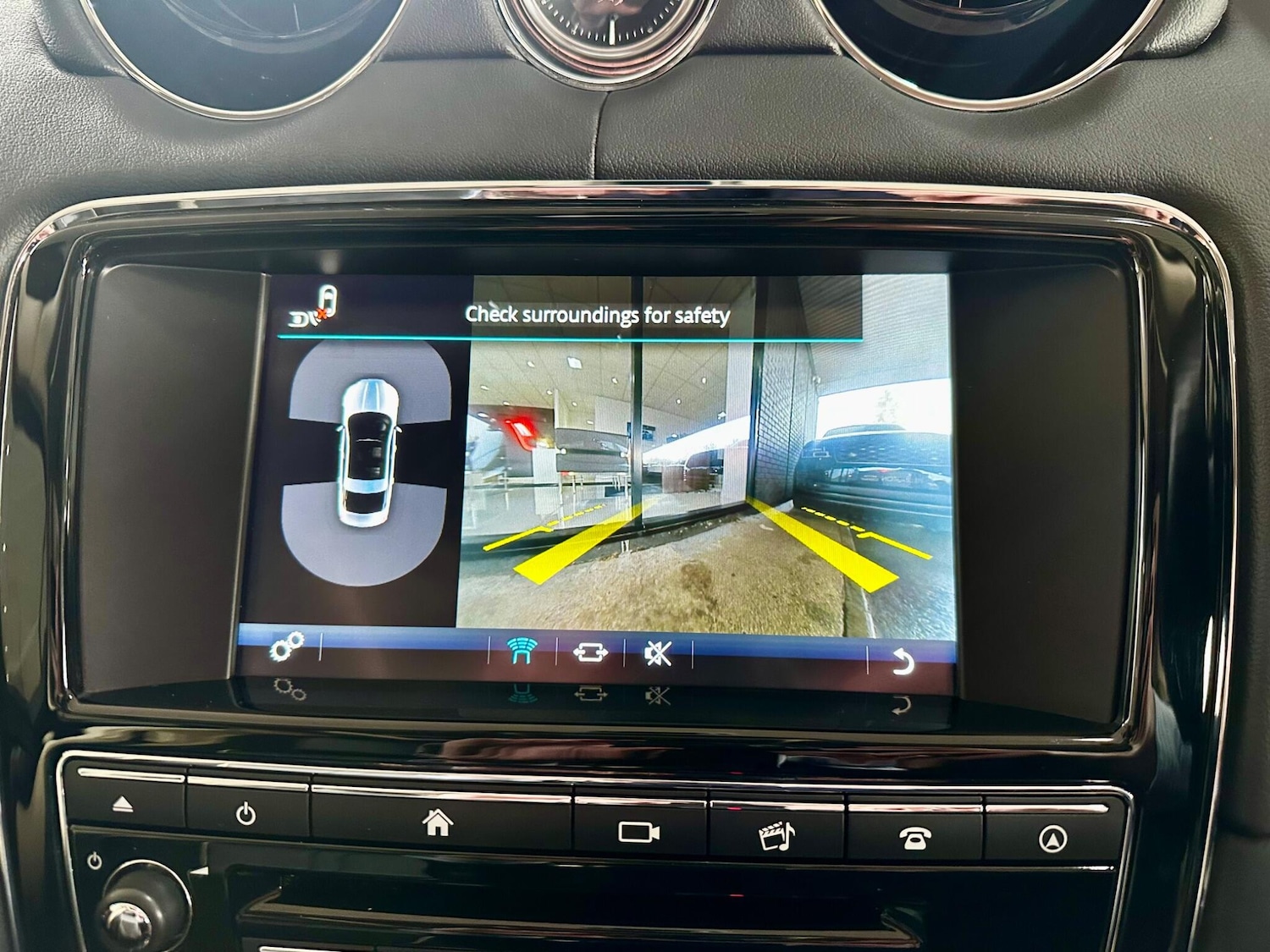 Used Jaguar XJ 2016 for sale - 76995263: Photo 34