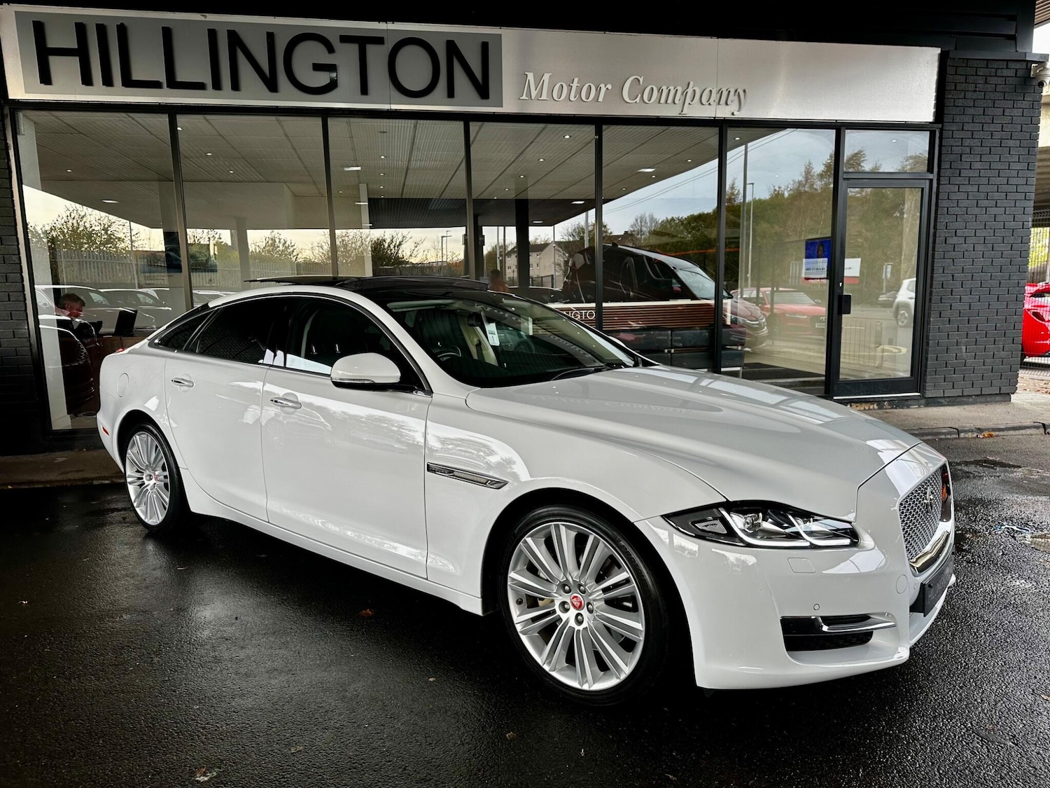 Used Jaguar XJ 2016 for sale - 76995263: Photo 5