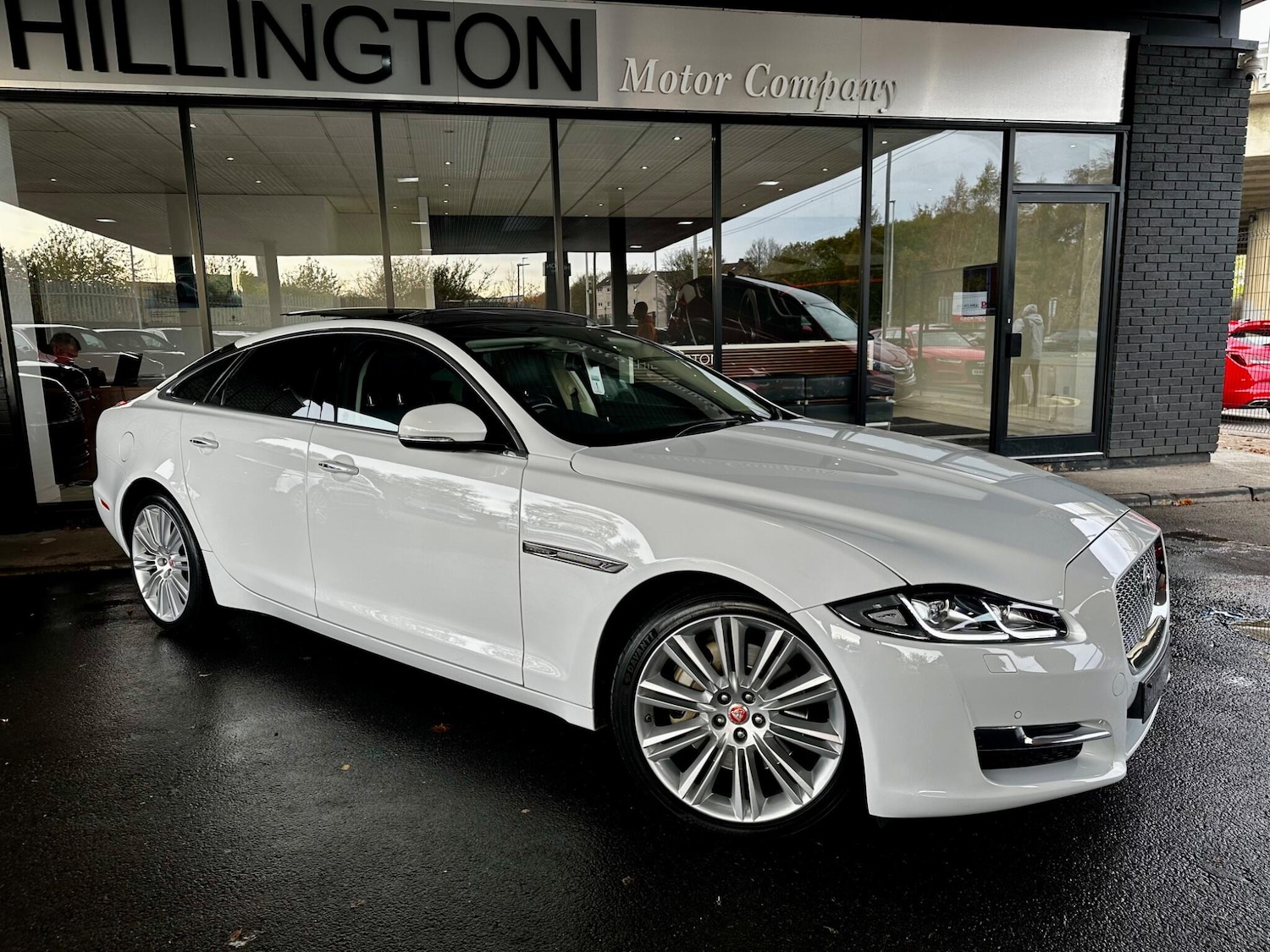 Used Jaguar XJ 2016 for sale - 76995263: Photo 6